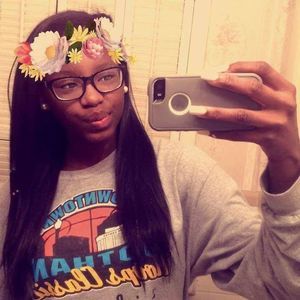 Meet your Posher, Mia